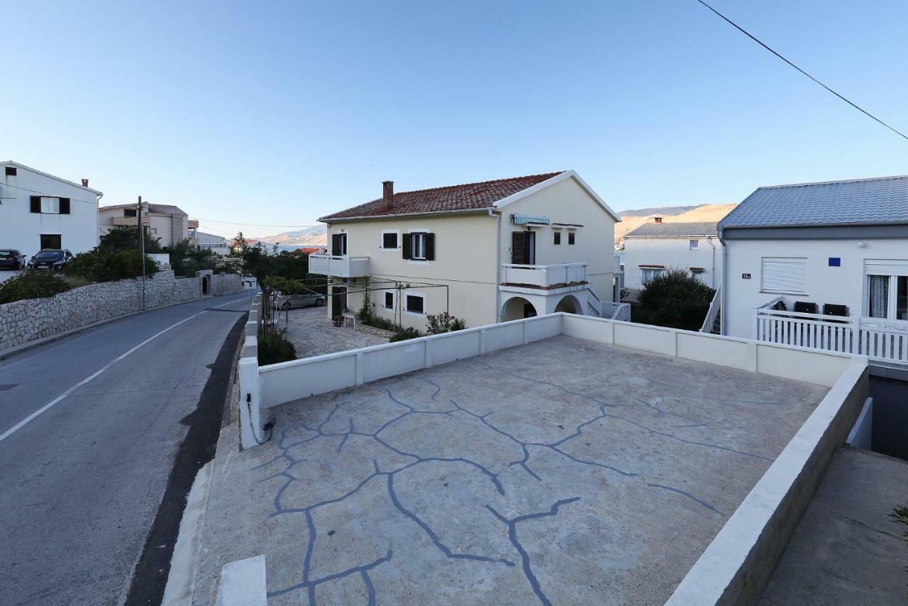 Apartmani Mila Pag Town Exterior foto