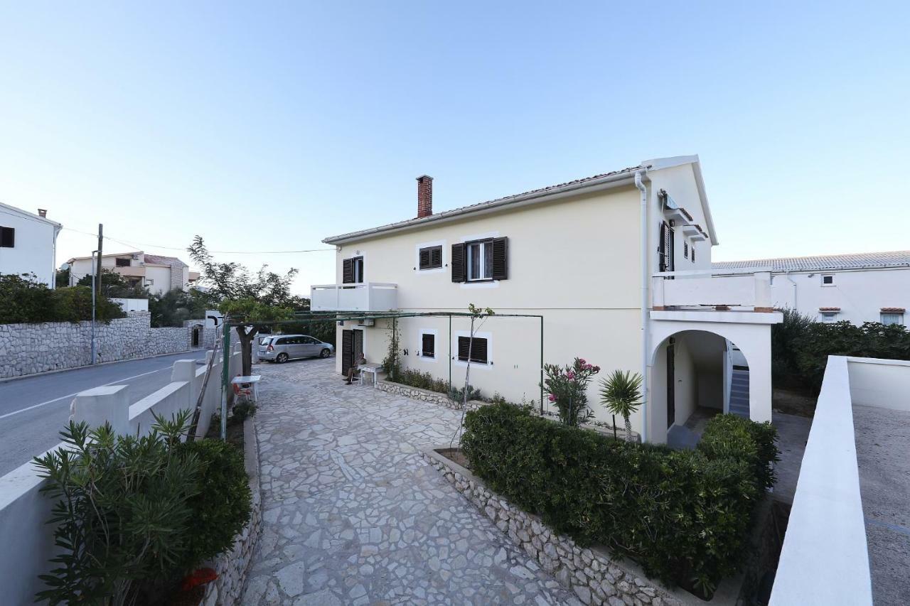 Apartmani Mila Pag Town Exterior foto
