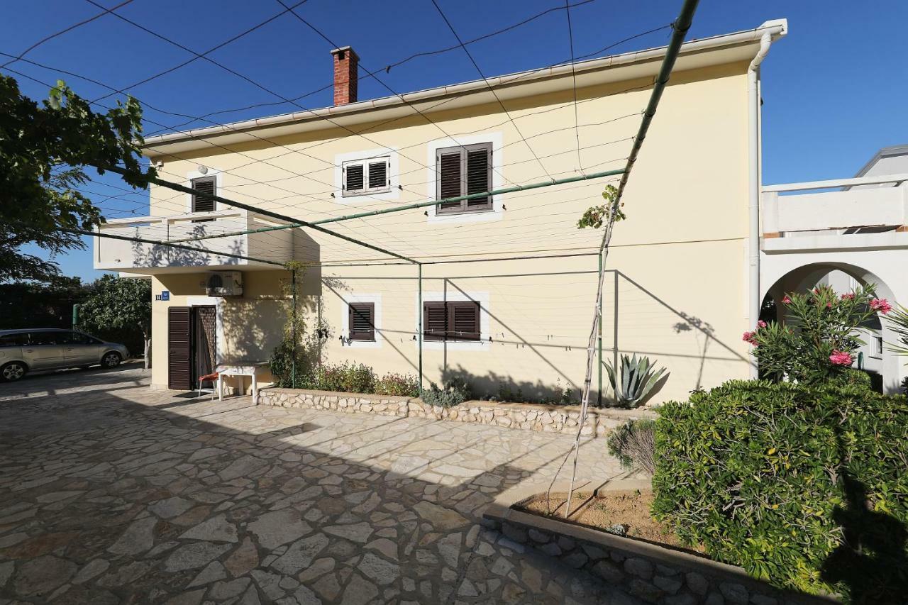Apartmani Mila Pag Town Exterior foto