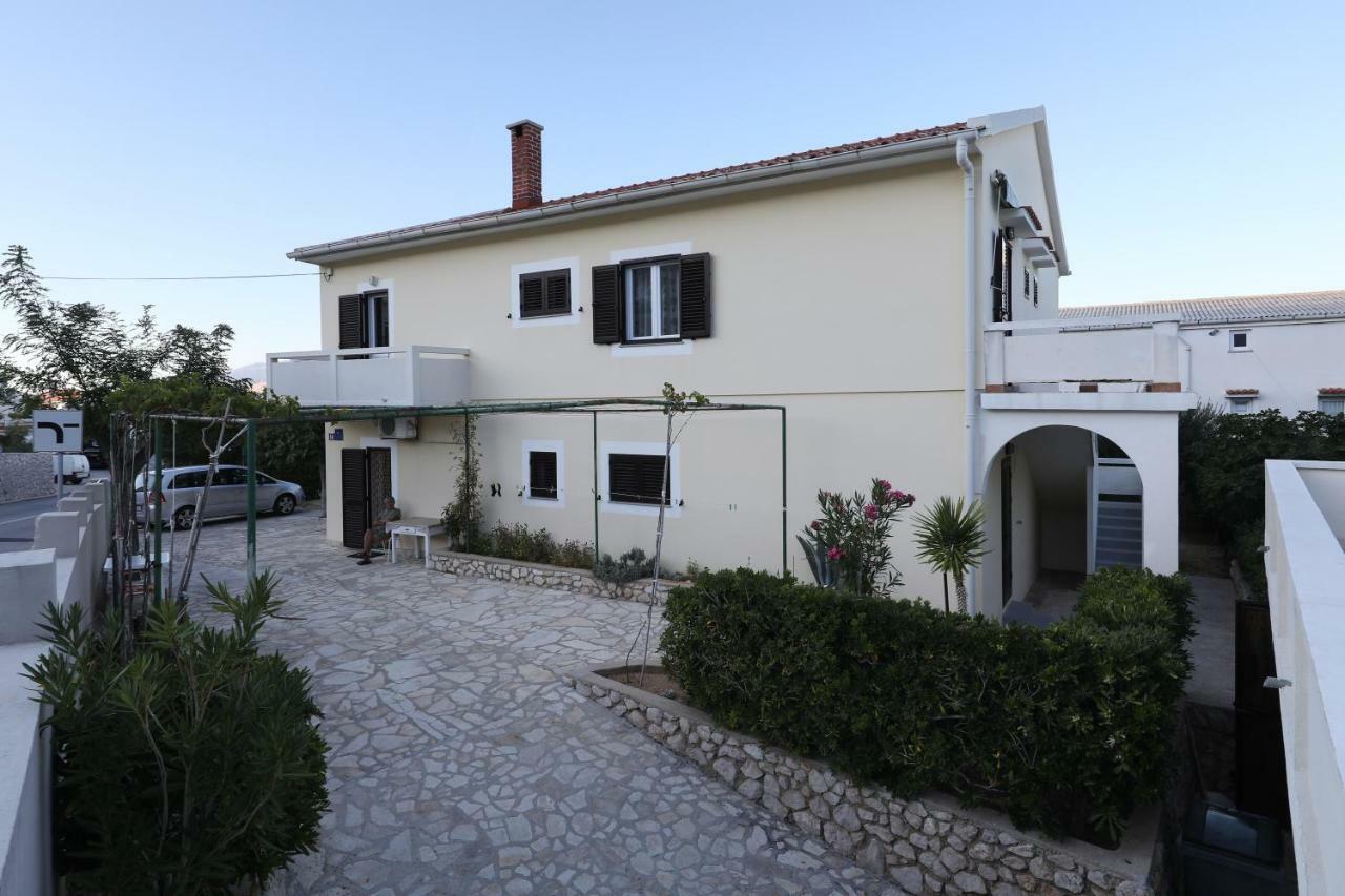 Apartmani Mila Pag Town Exterior foto